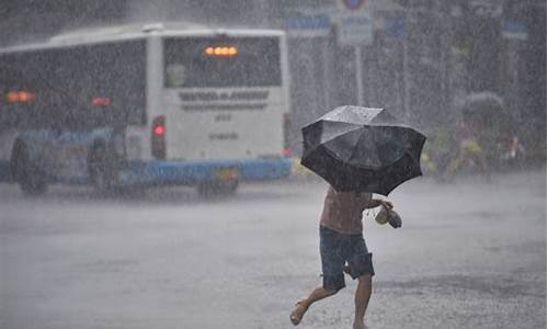 大雨滂沱造句_大雨滂沱造句子